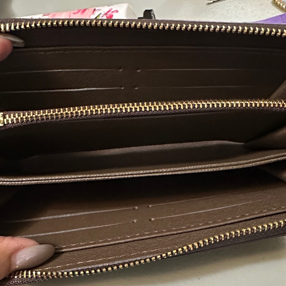 Louis Vuitton Damier Ebene Wallet - Picture 3 of 5